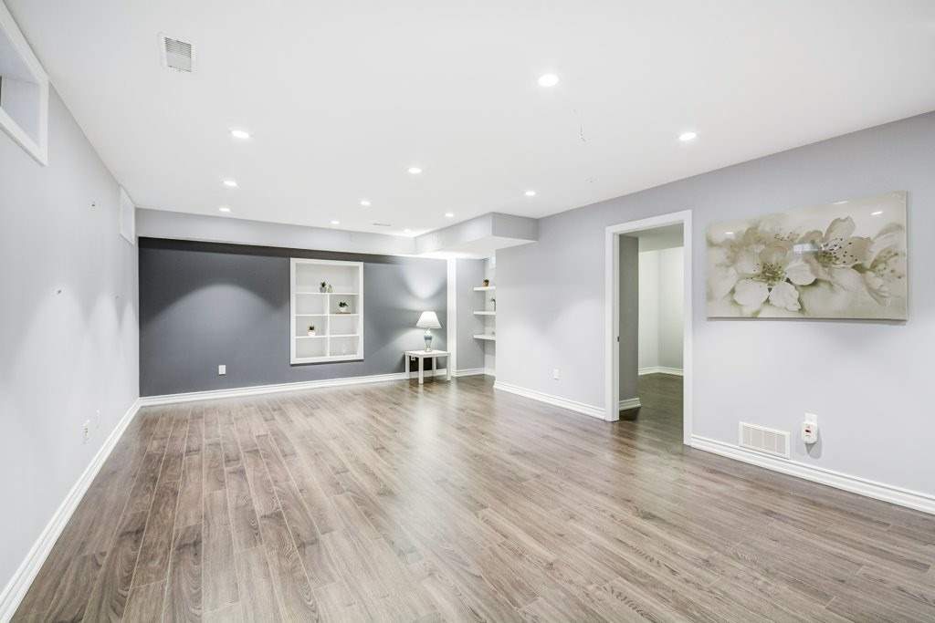 42 Corwin Dr