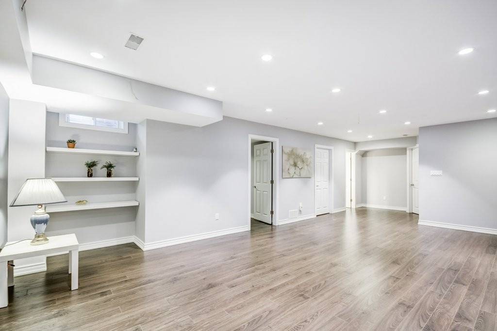 42 Corwin Dr