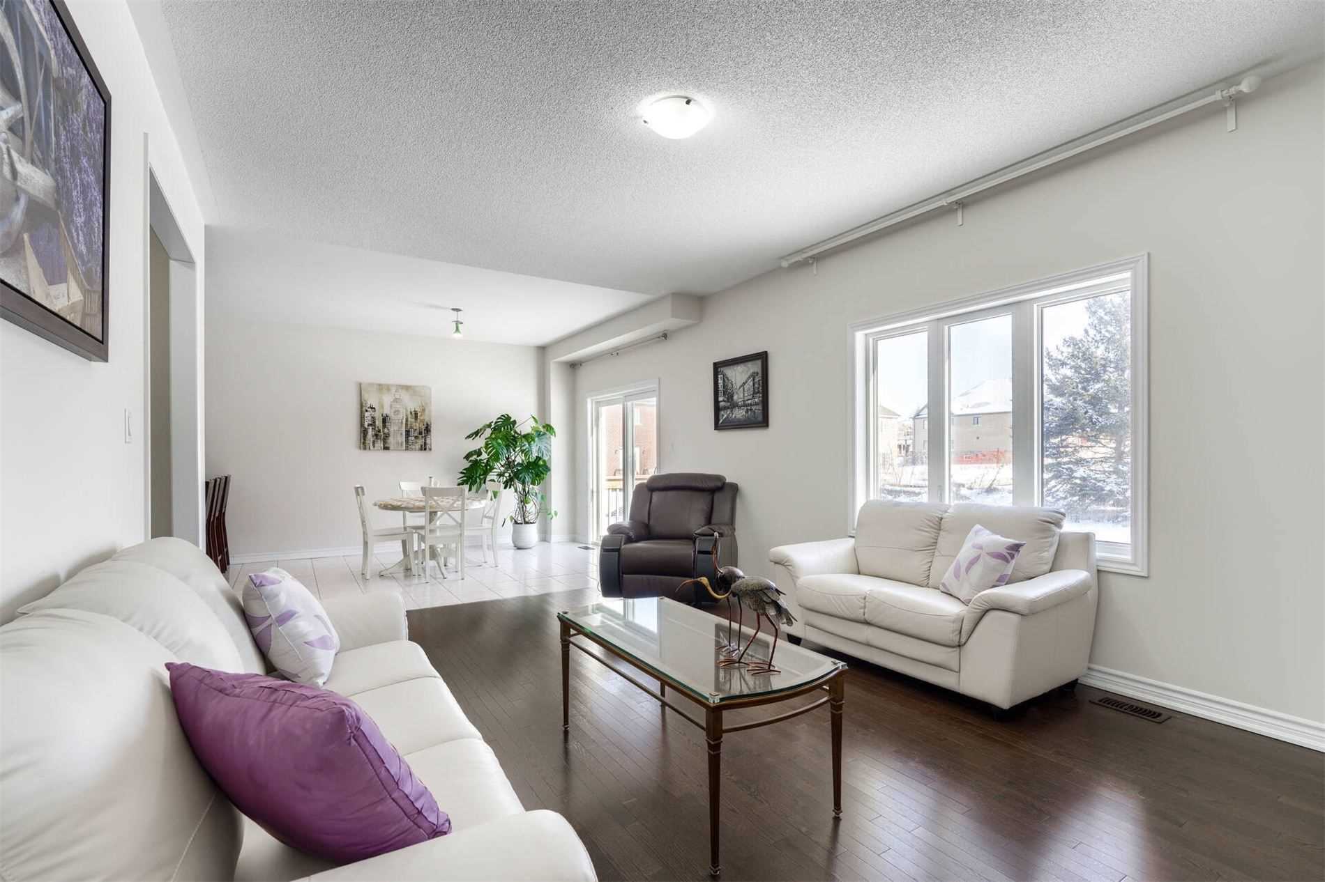 136 Noble Dr