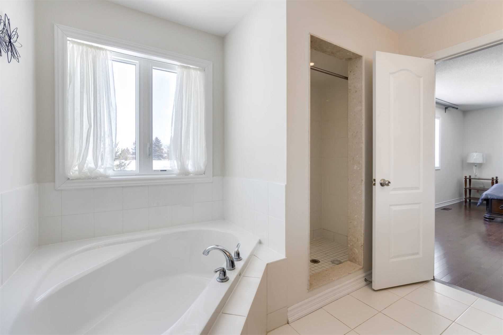 136 Noble Dr