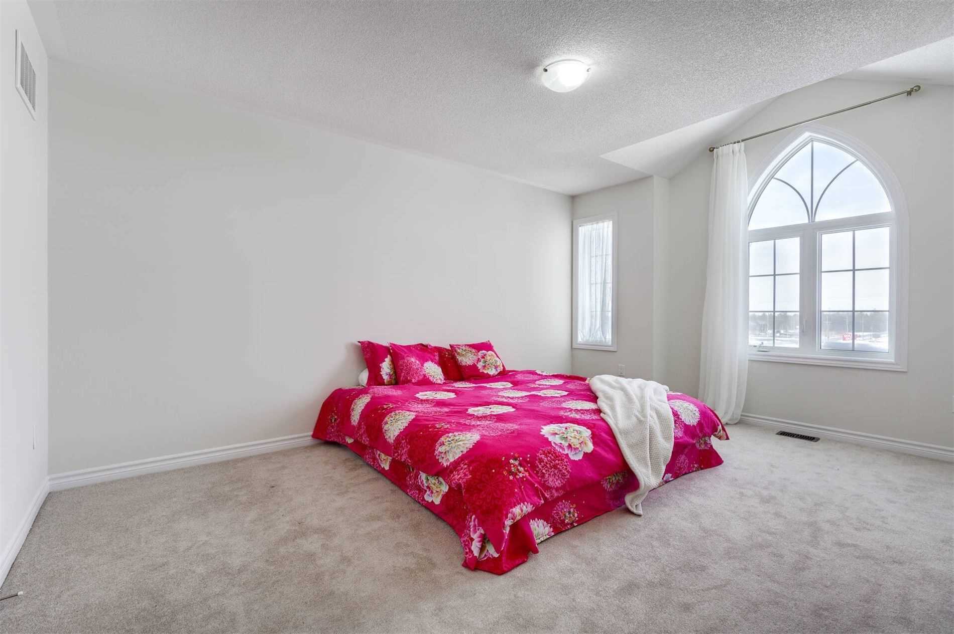 136 Noble Dr