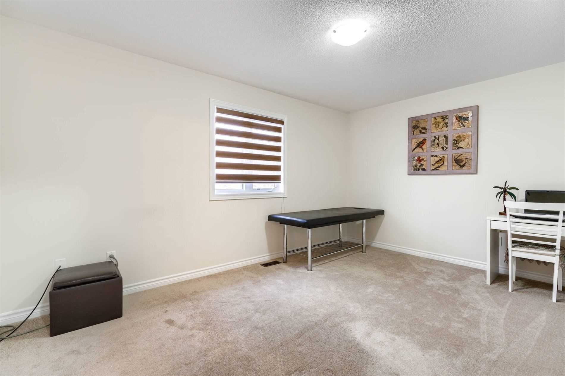 136 Noble Dr