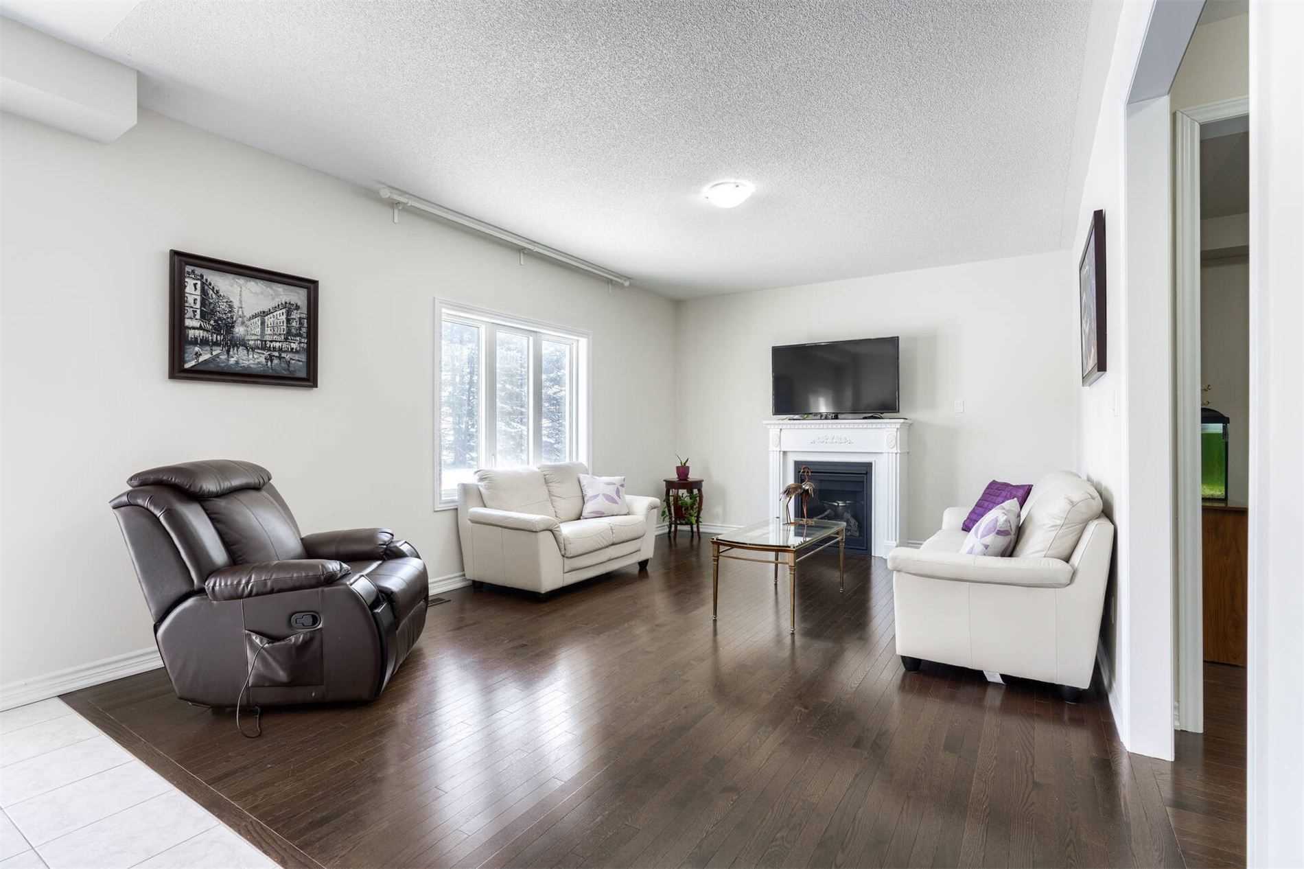 136 Noble Dr