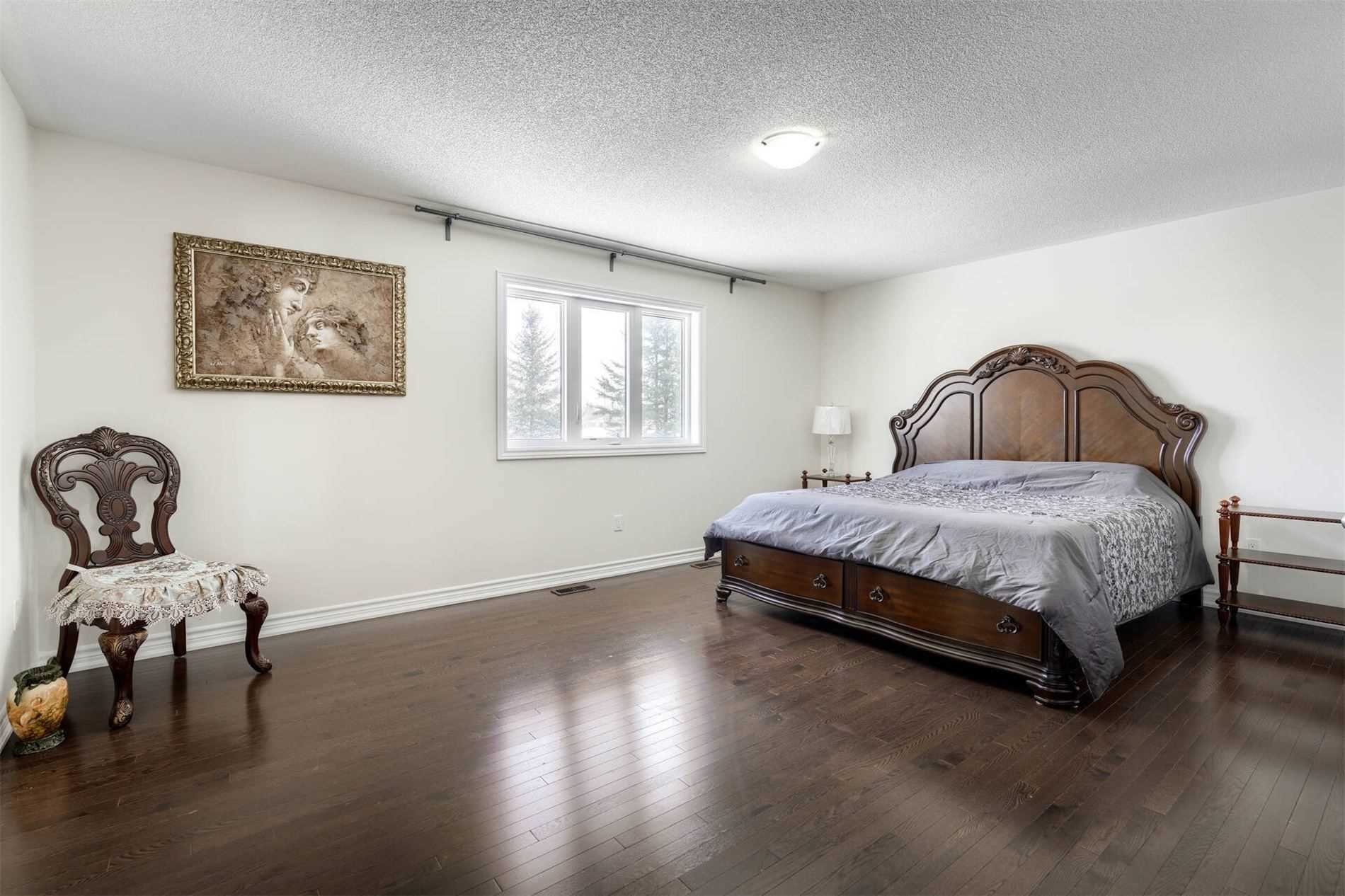 136 Noble Dr