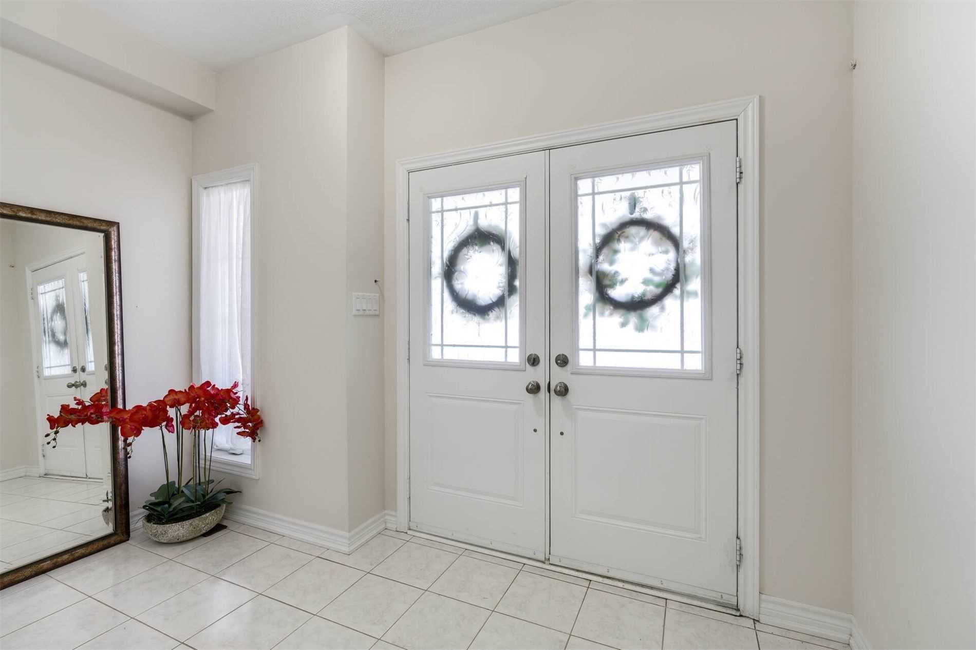 136 Noble Dr
