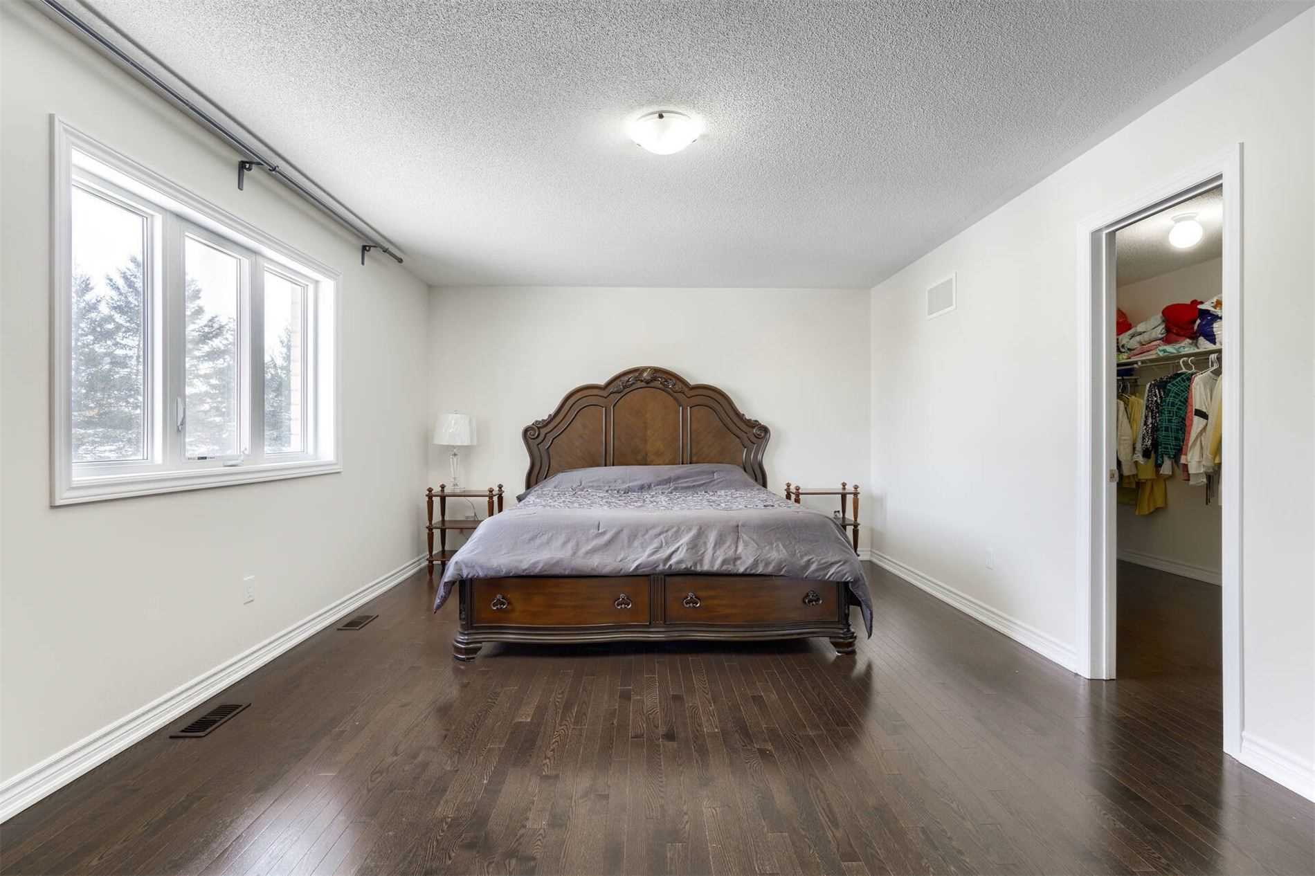 136 Noble Dr