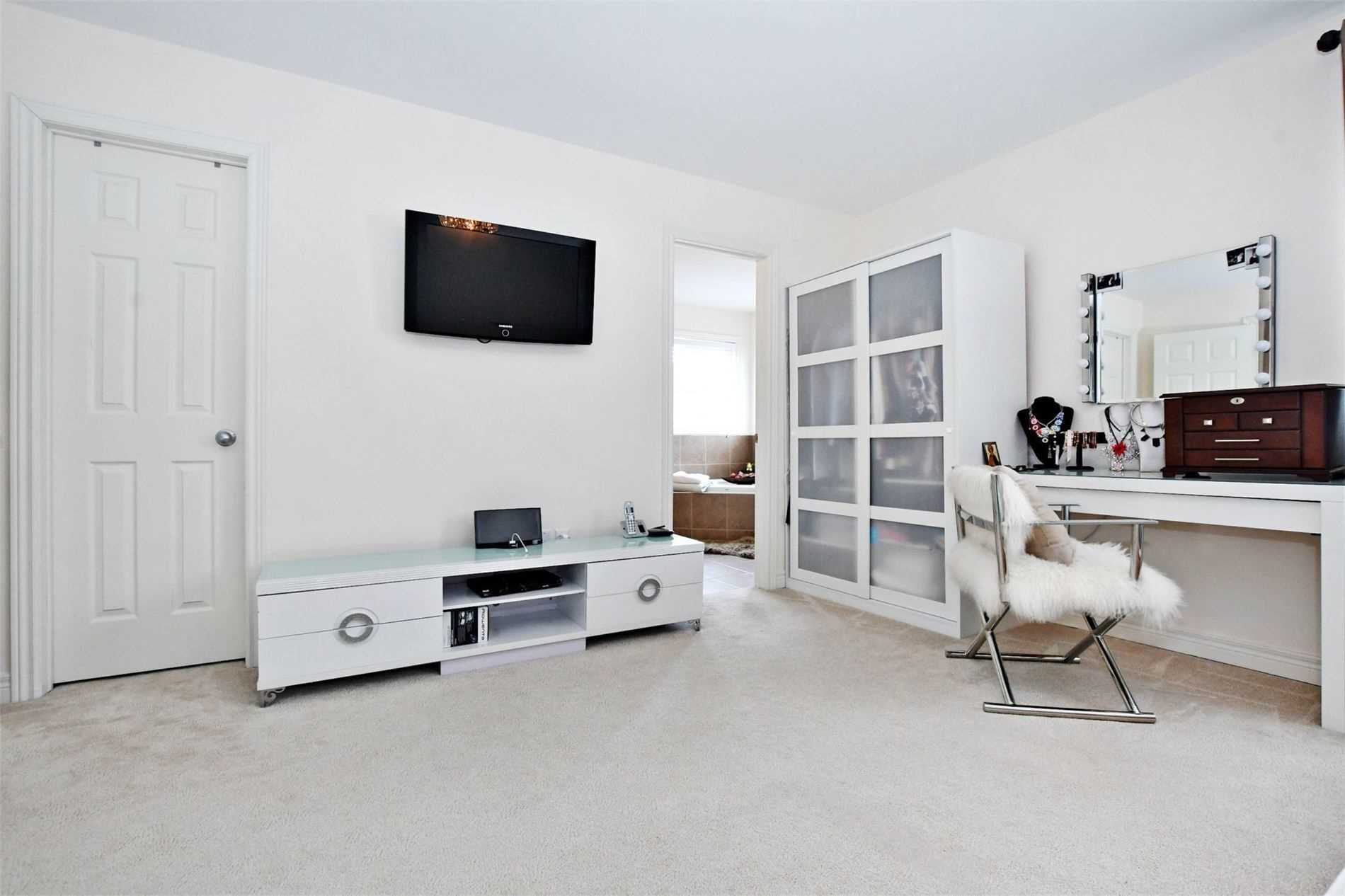 34 Brookview Dr