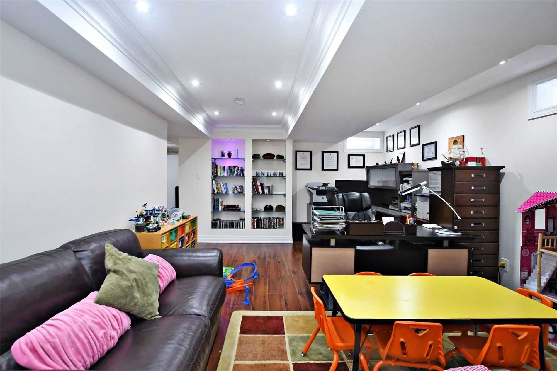 34 Brookview Dr
