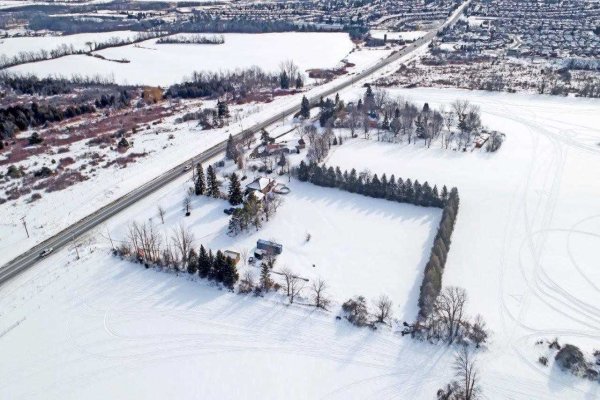 2980 Yonge St, Bradford West Gwillimbury