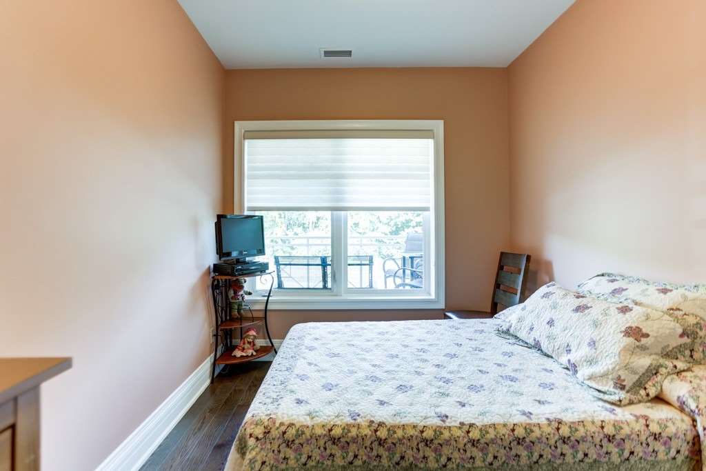 80 Burns Blvd, #235