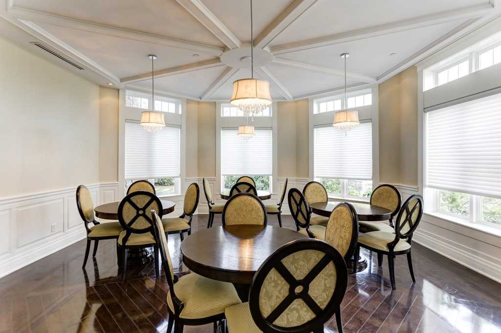 80 Burns Blvd, #235