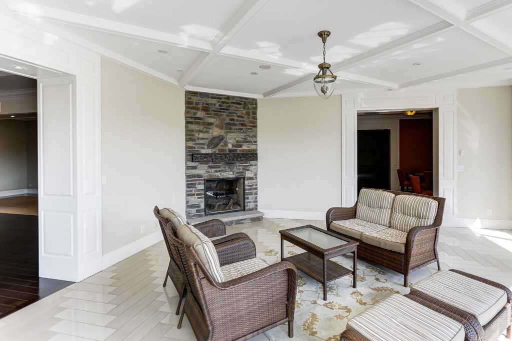 80 Burns Blvd, #235