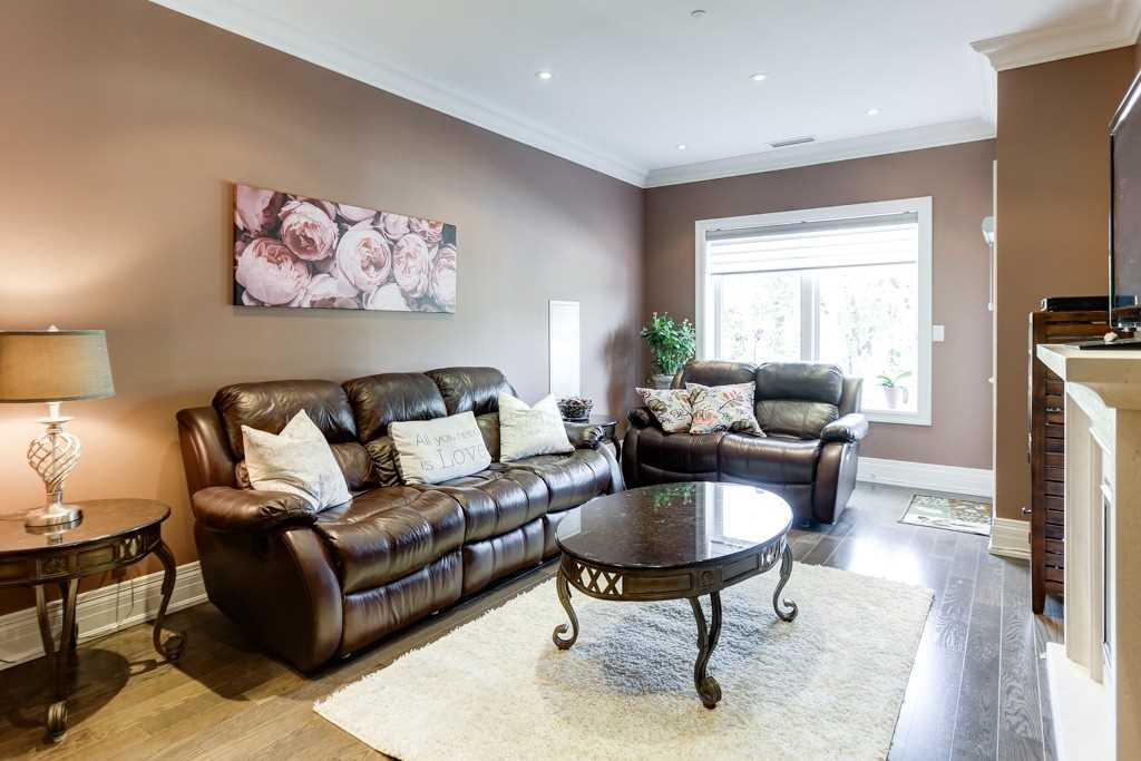 80 Burns Blvd, #235