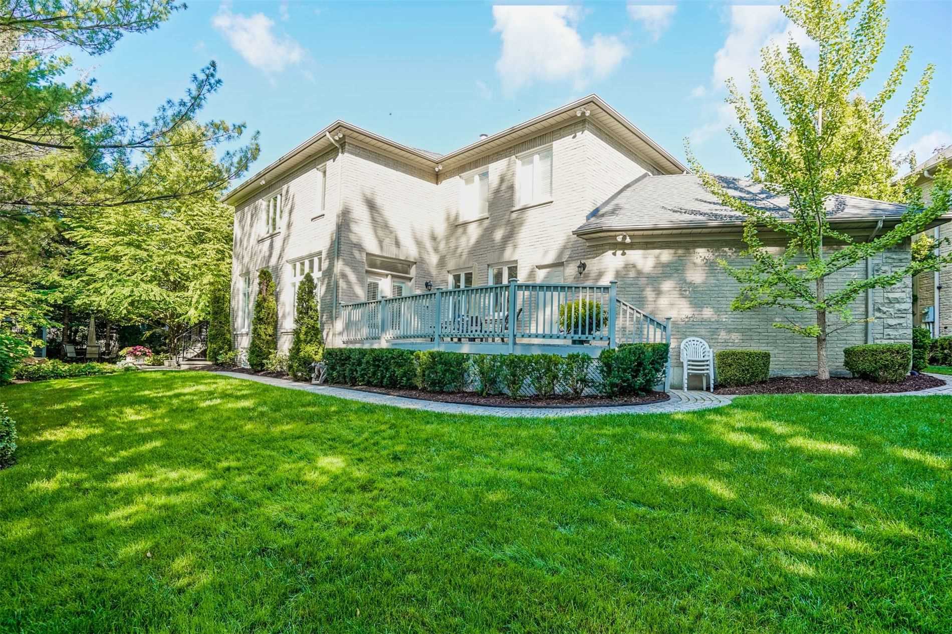 9 Bayview Forest Lane