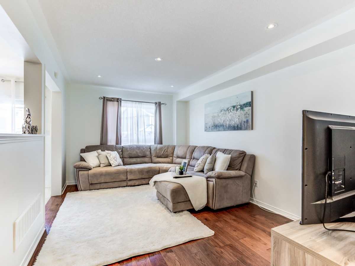 61 Long St