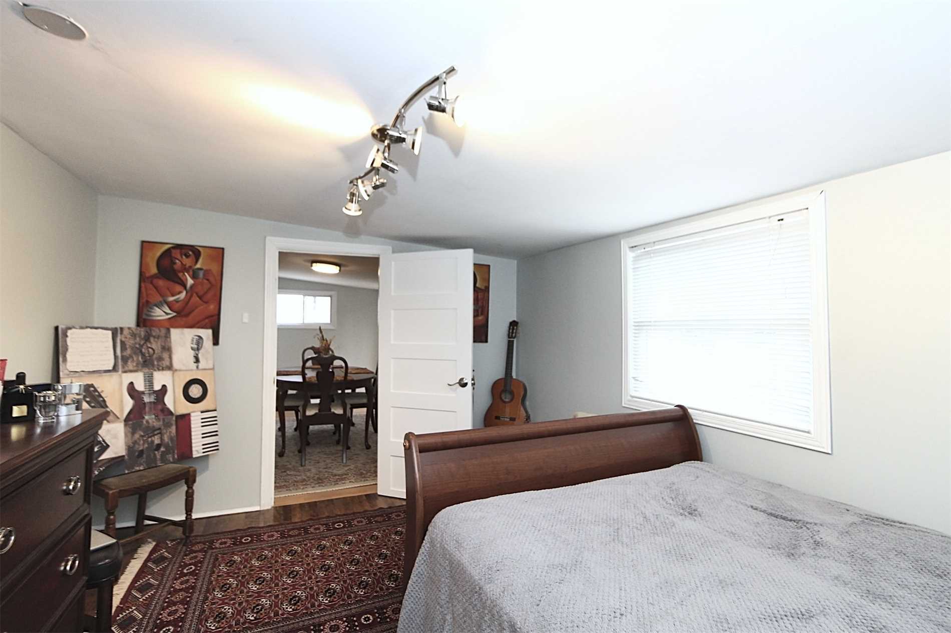 254 Andrew St