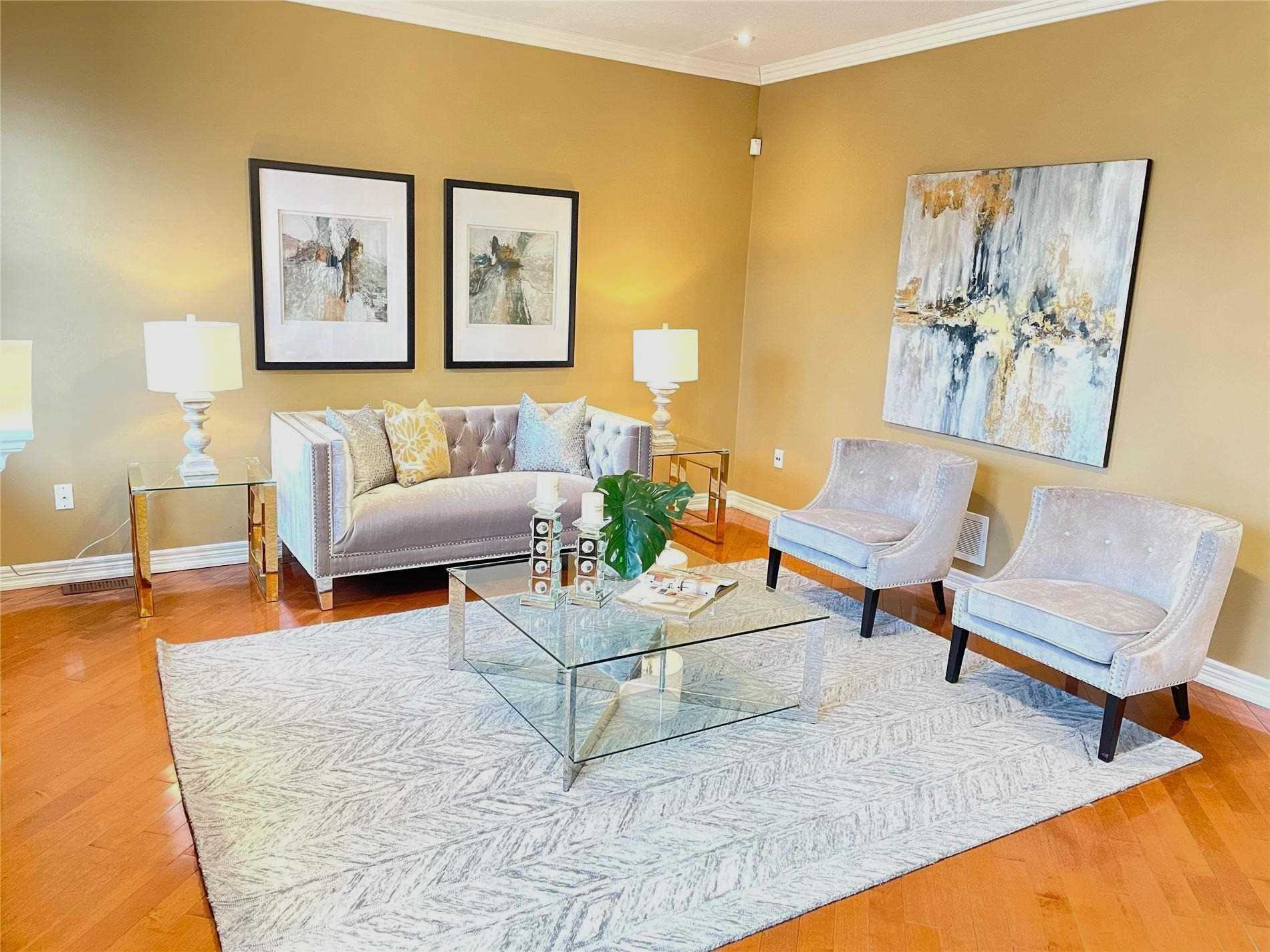 8 Candlewood Crt