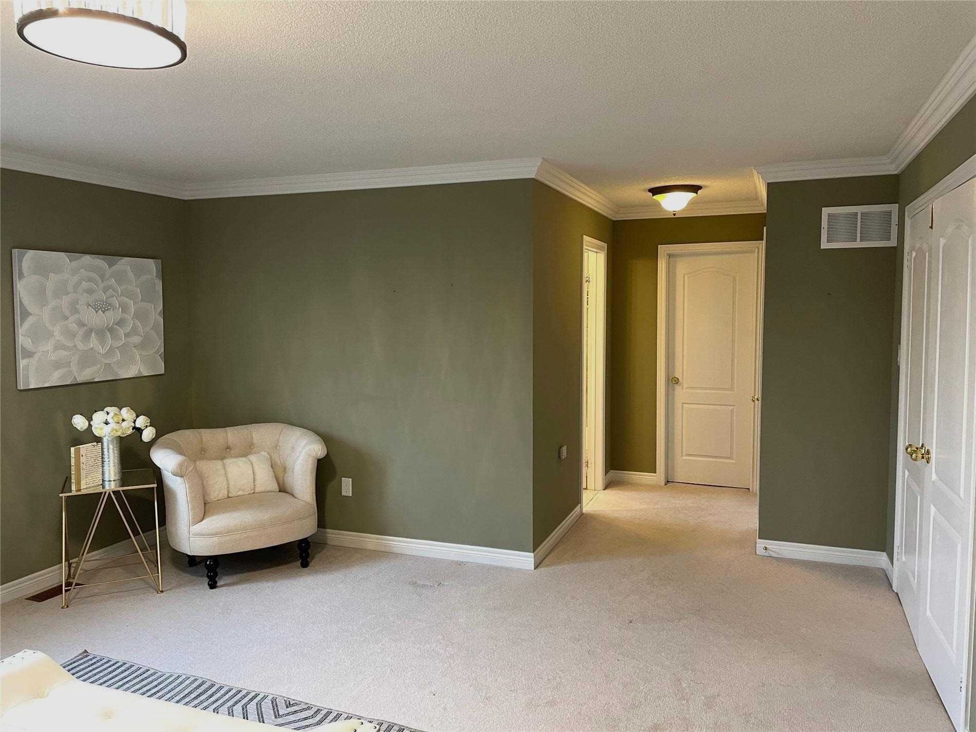 8 Candlewood Crt