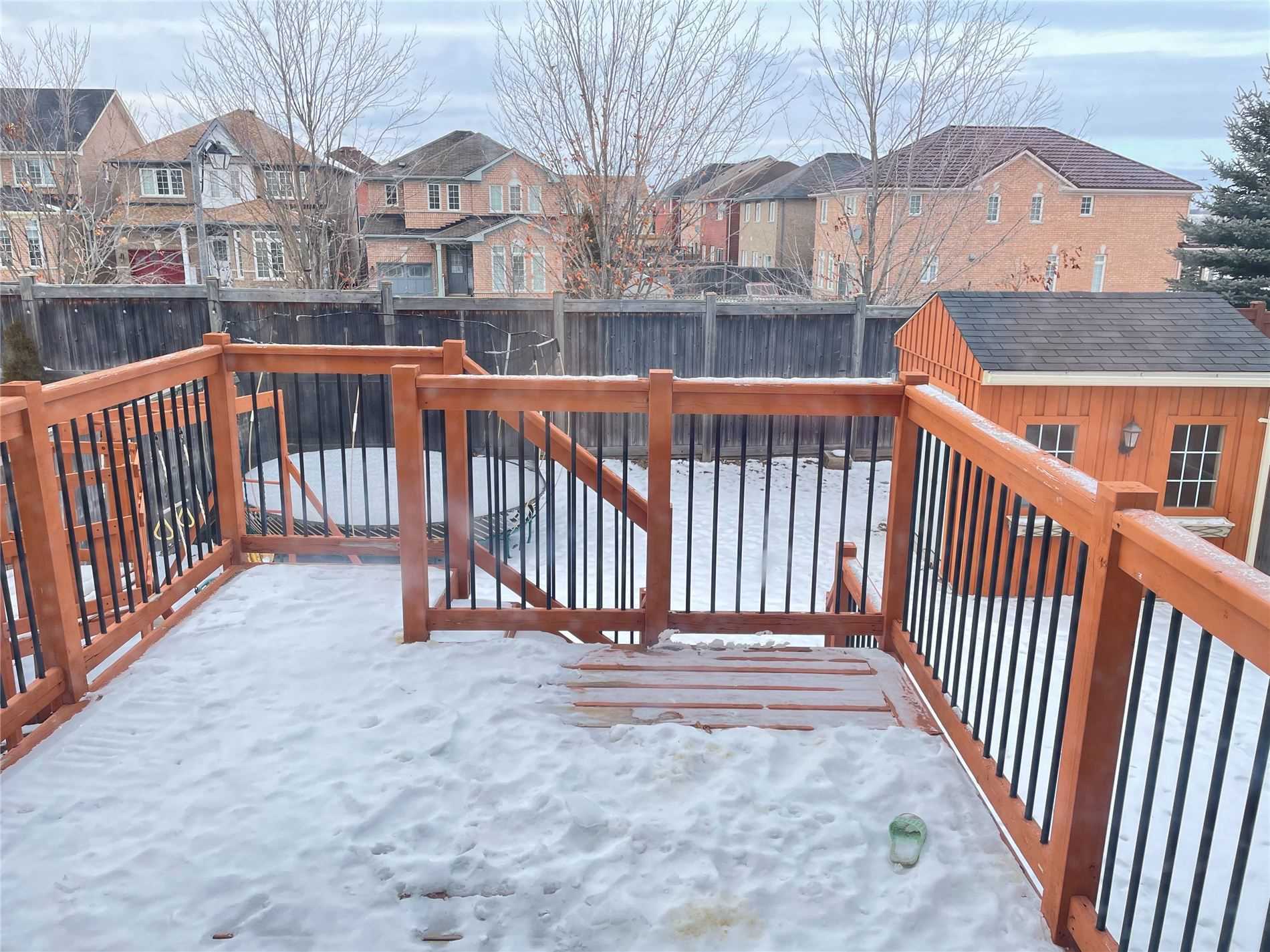 8 Candlewood Crt