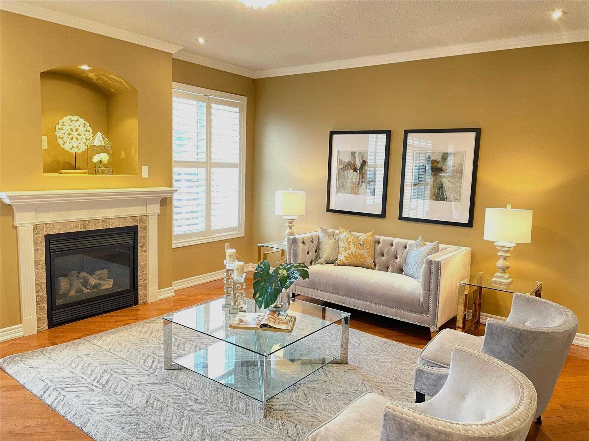 8 Candlewood Crt