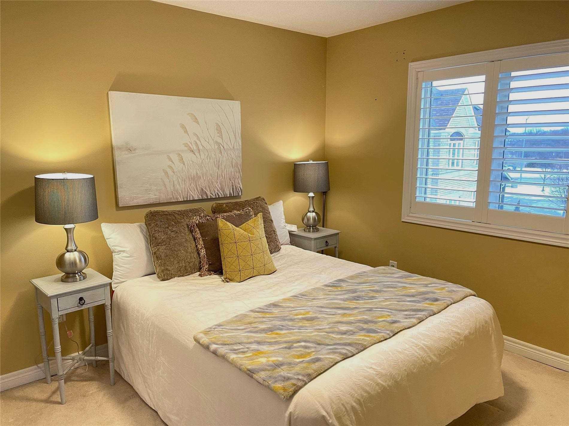 8 Candlewood Crt