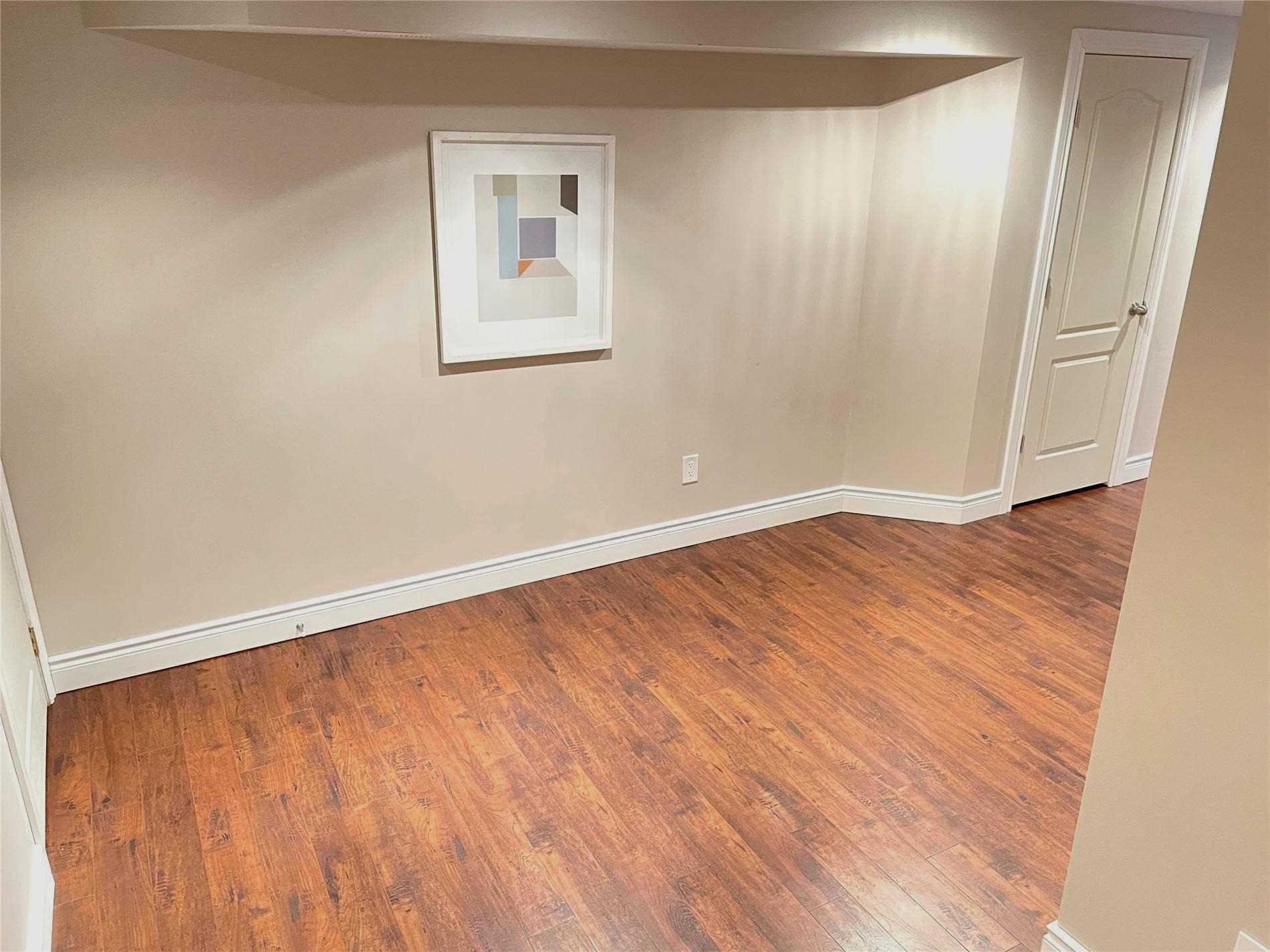 8 Candlewood Crt