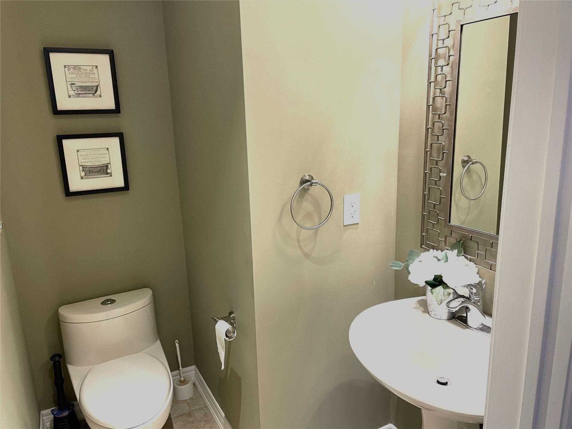 8 Candlewood Crt