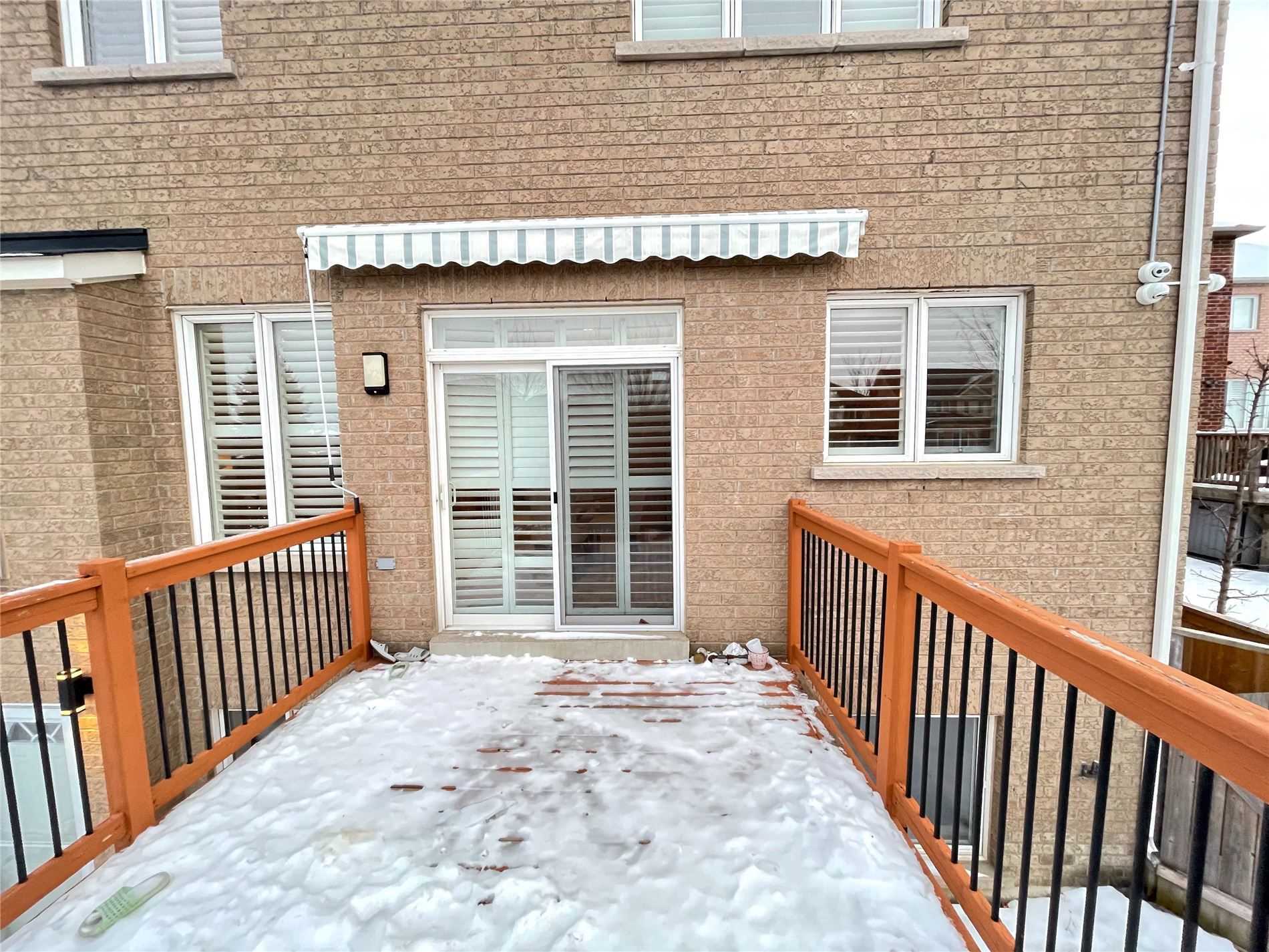8 Candlewood Crt