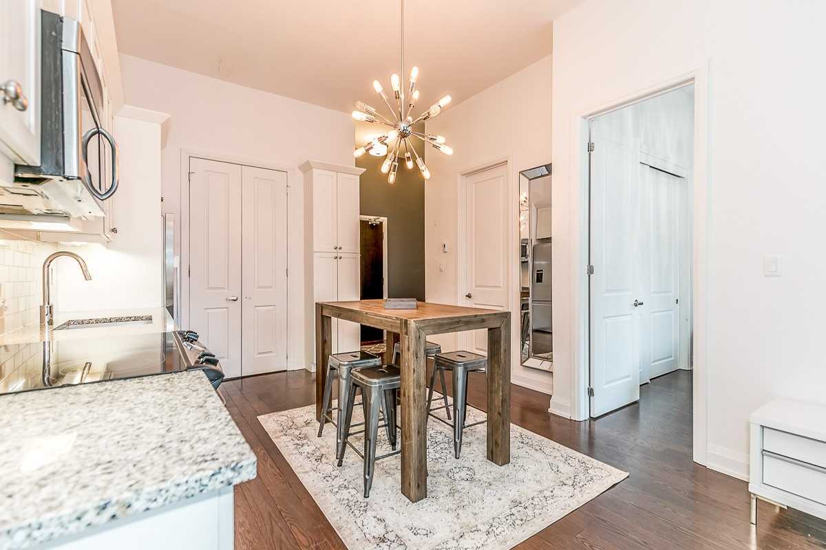 15277 Yonge St, #201