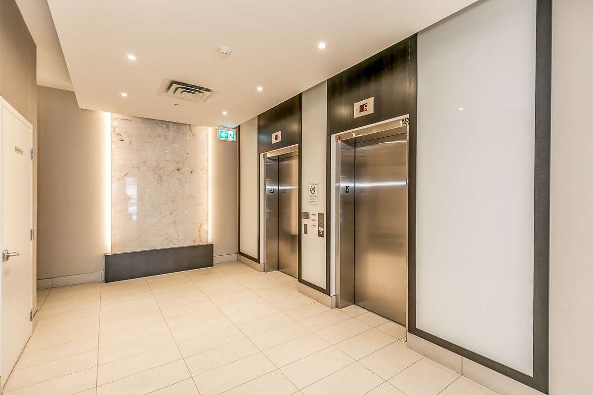 15277 Yonge St, #201