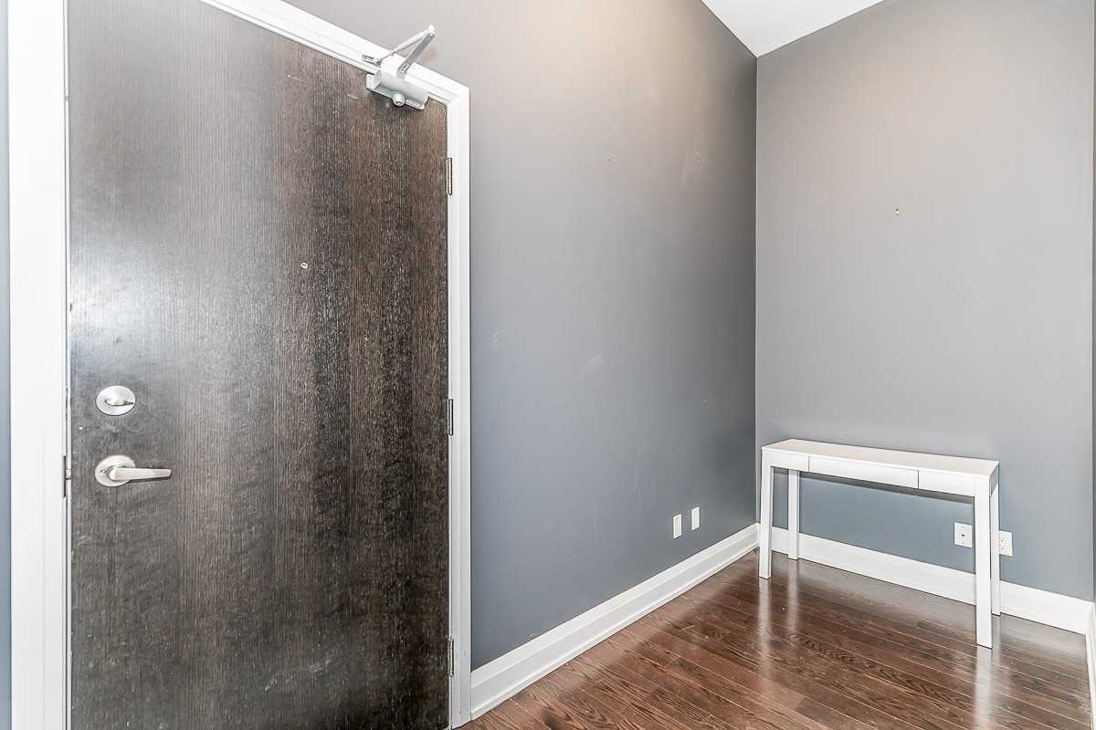 15277 Yonge St, #201