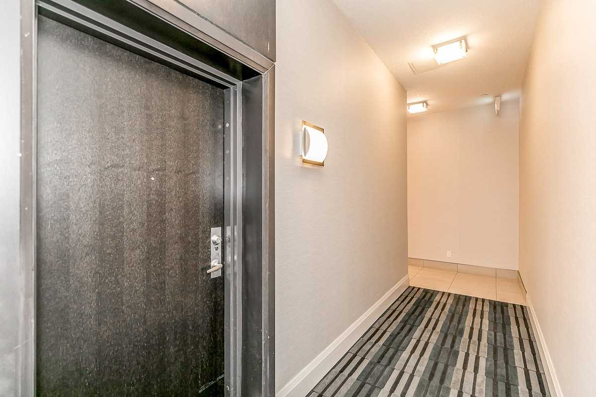 15277 Yonge St, #201