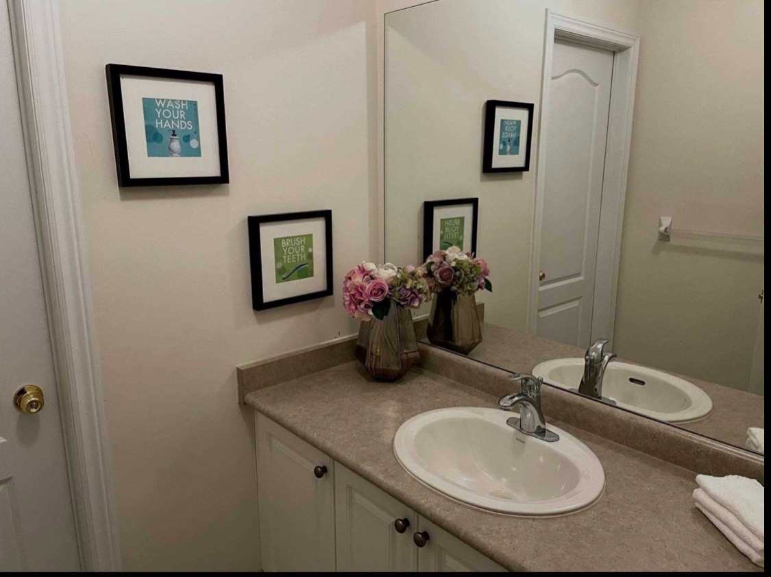 8 Candlewood Crt