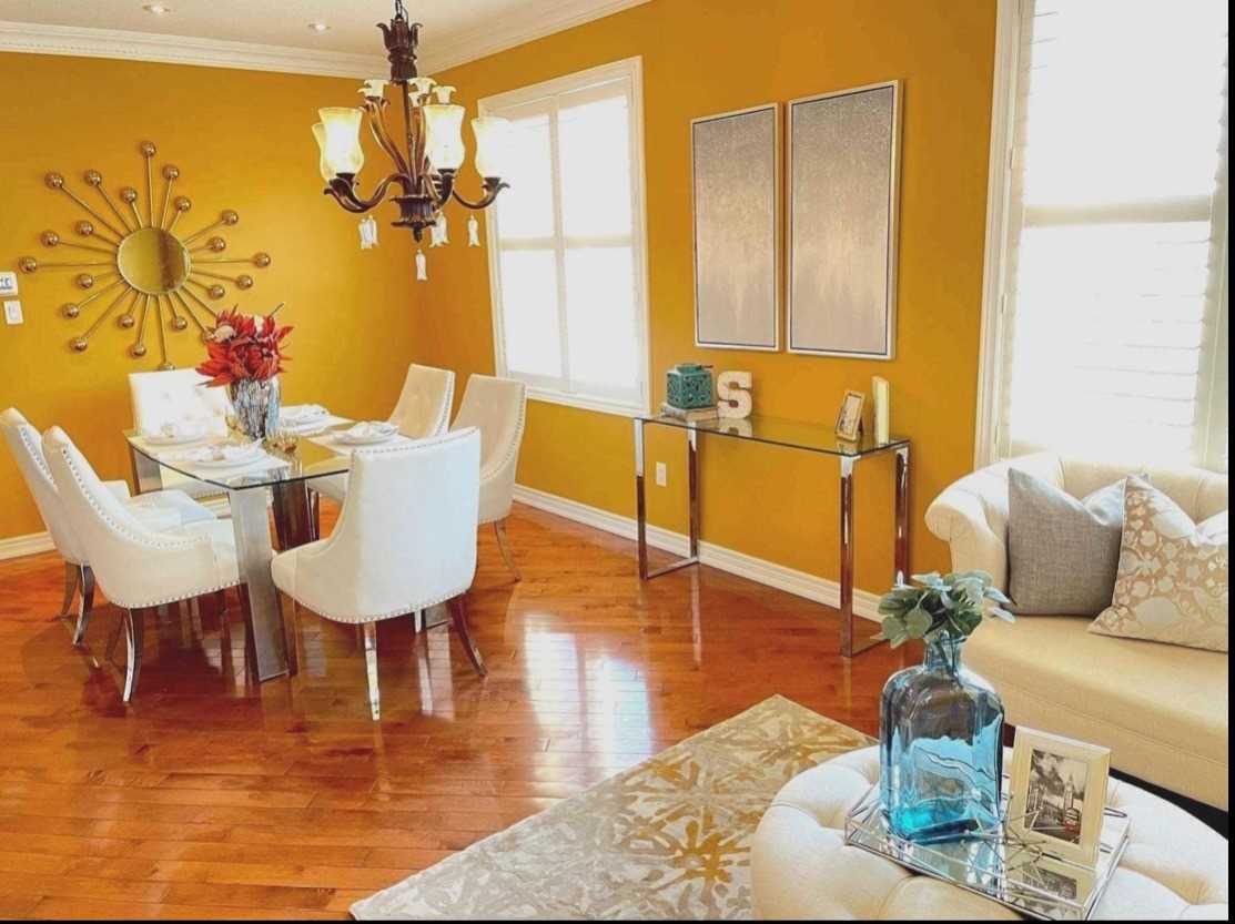 8 Candlewood Crt