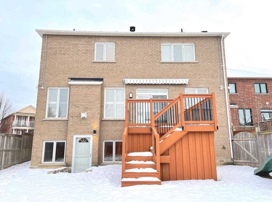 8 Candlewood Crt