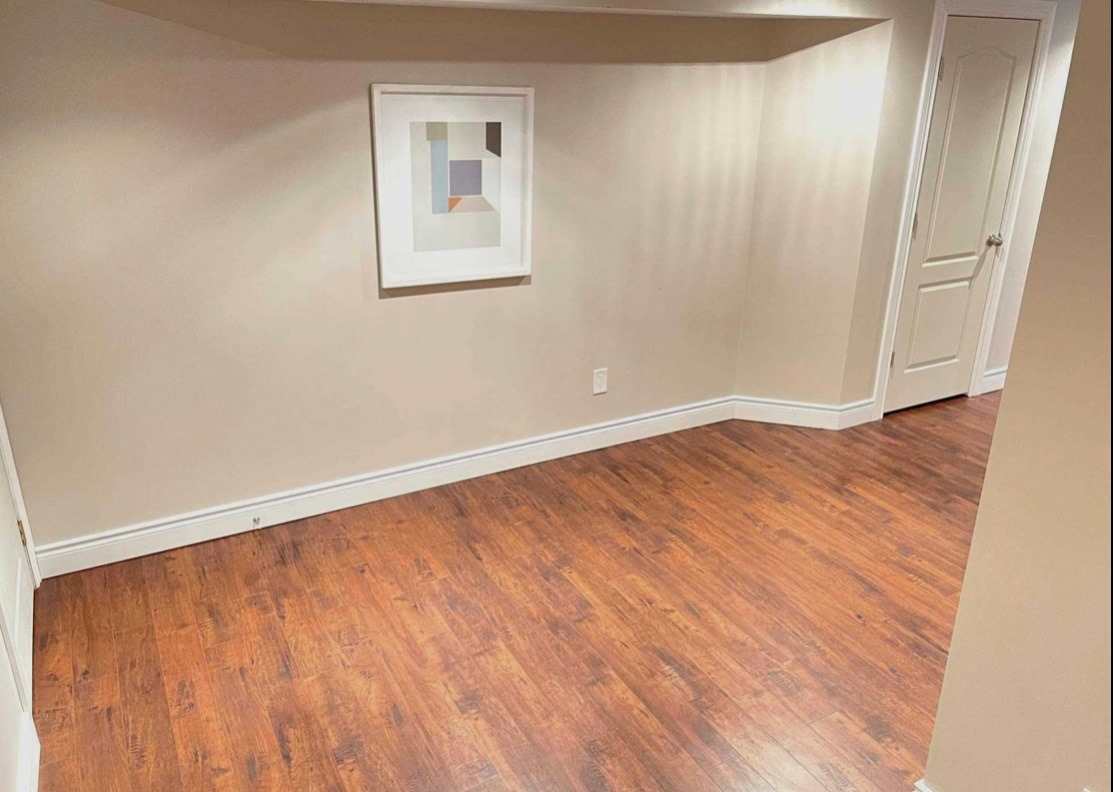 8 Candlewood Crt