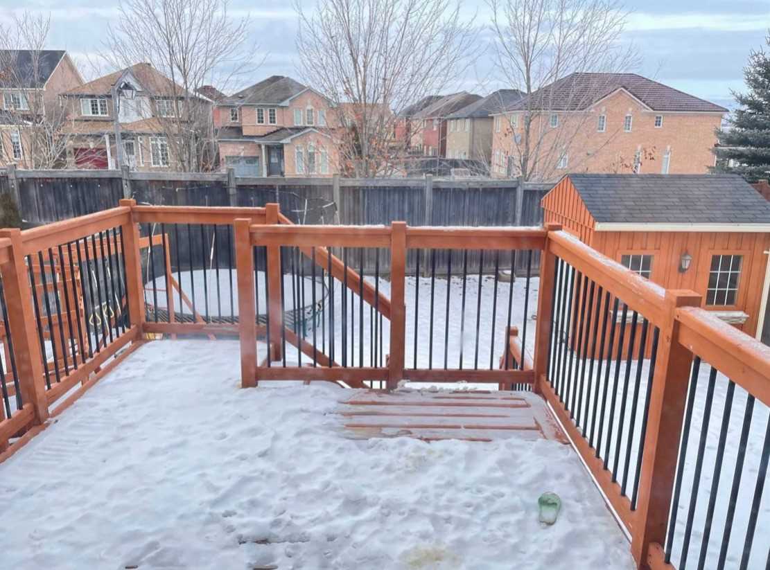 8 Candlewood Crt