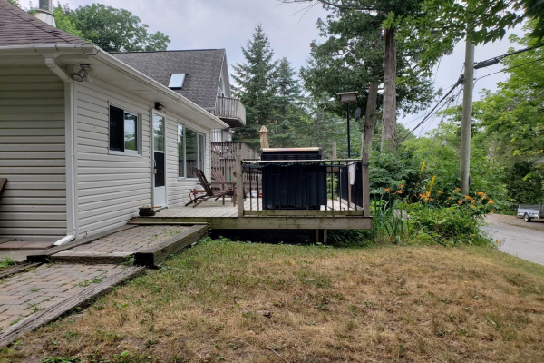 5895 Lakeshore Rd, Whitchurch-Stouffville