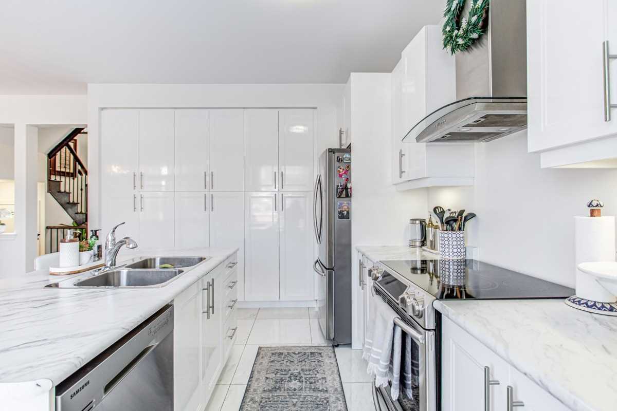 8 Citrine Dr