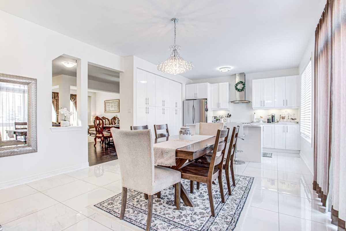 8 Citrine Dr