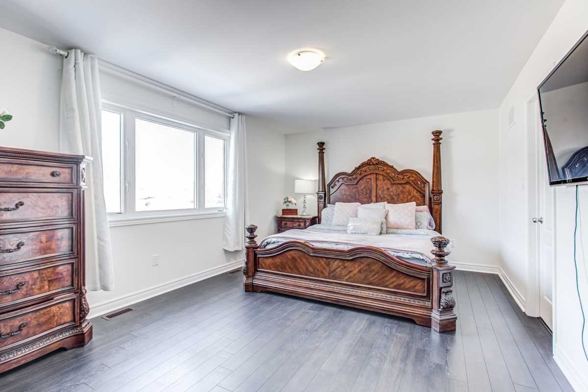 8 Citrine Dr