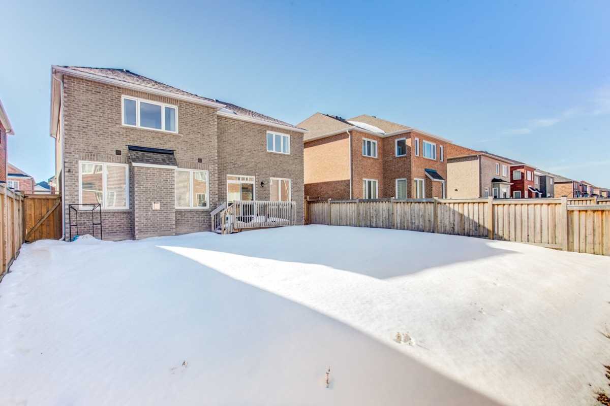 8 Citrine Dr