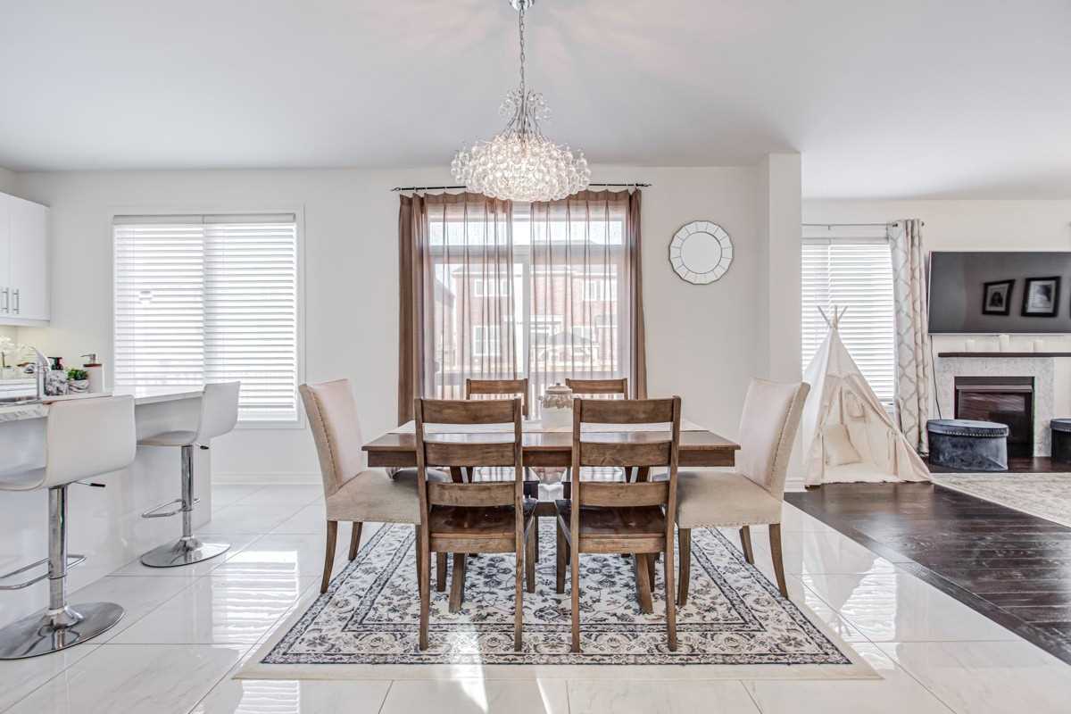 8 Citrine Dr