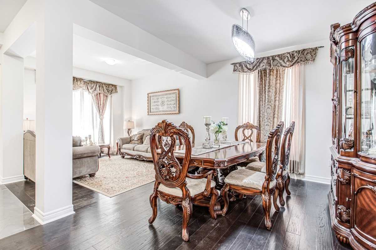 8 Citrine Dr
