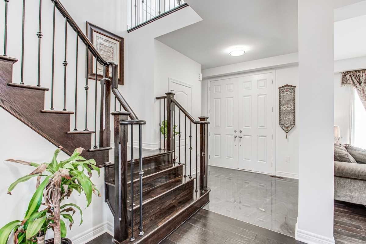 8 Citrine Dr