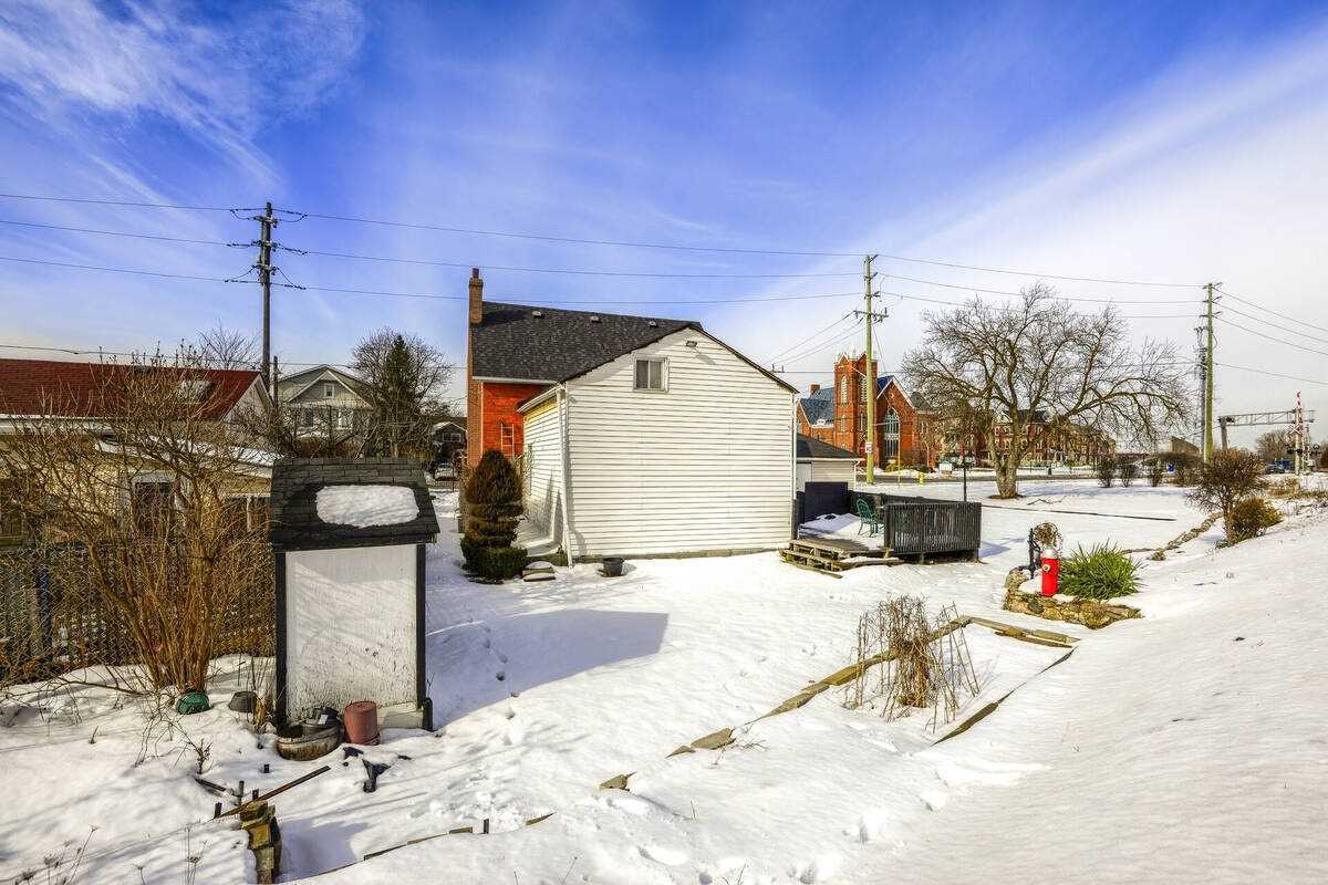 8071 Kipling Ave