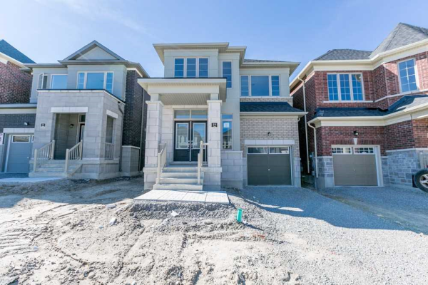 19 Falconridge Terr, East Gwillimbury