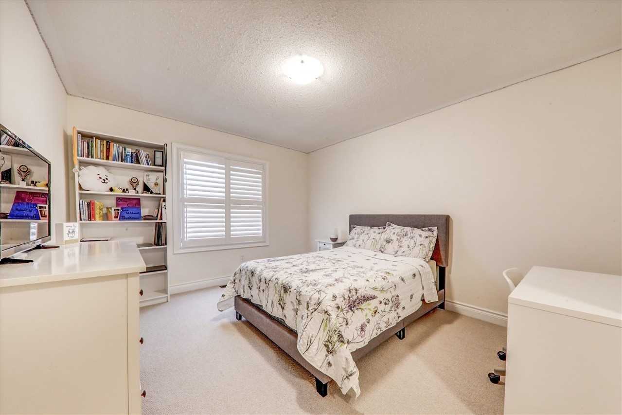 14 Ben Sinclair Ave