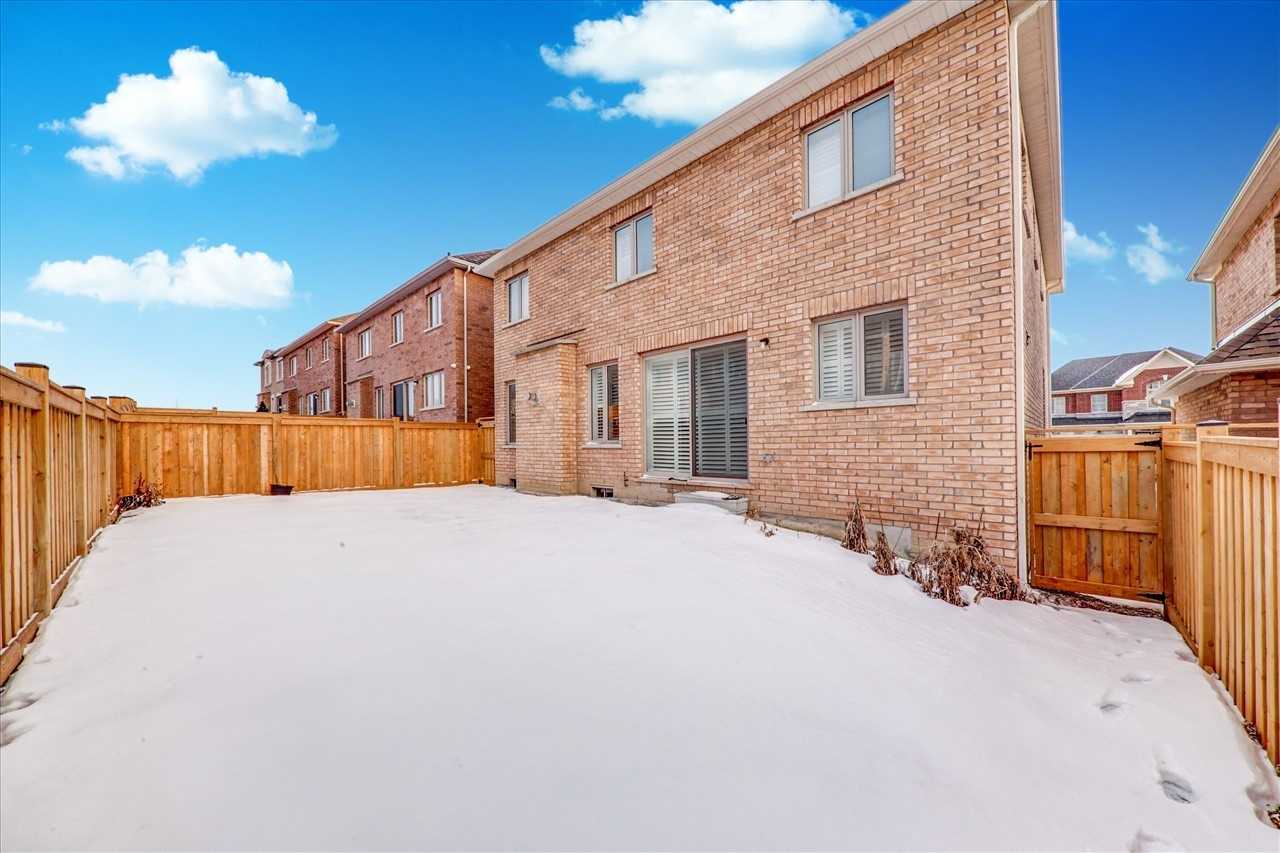 14 Ben Sinclair Ave