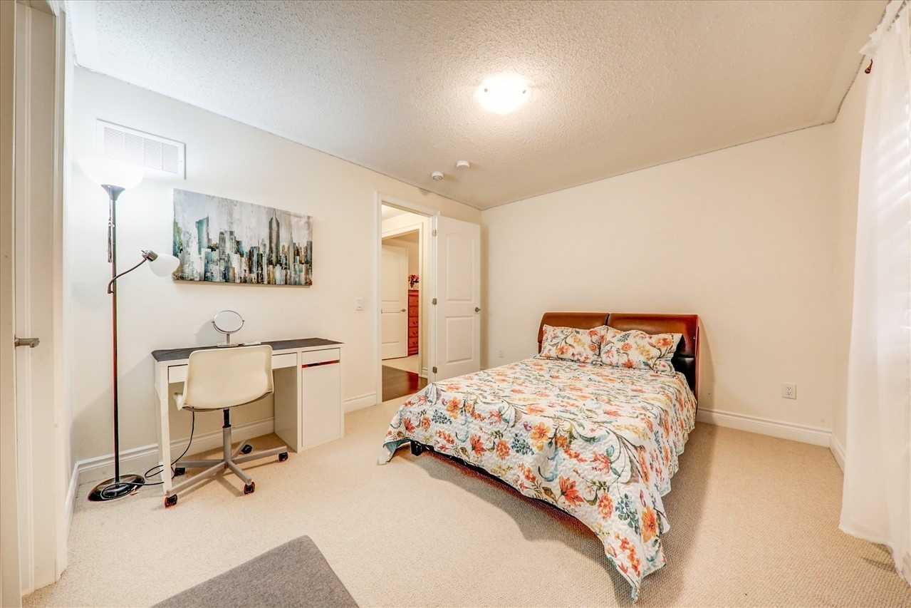14 Ben Sinclair Ave